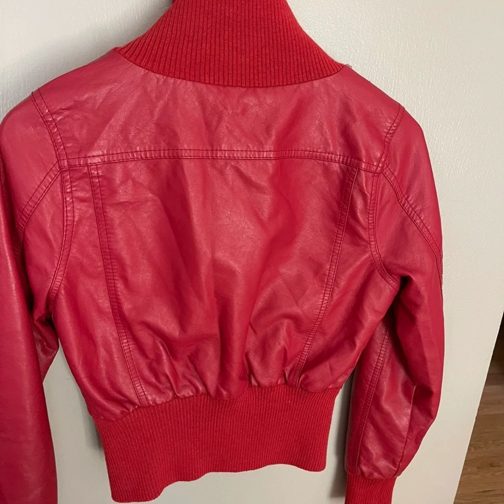 Leather jacket - Picture 10 of 11